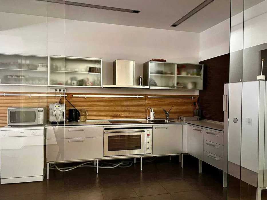 Продажа 3-комнатной квартиры 140 м², Владимира Вернадского ул., 35Б К2