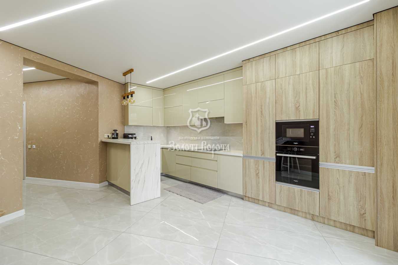 Продаж 3-кімнатної квартири 98 м², Боголюбова вул., 21