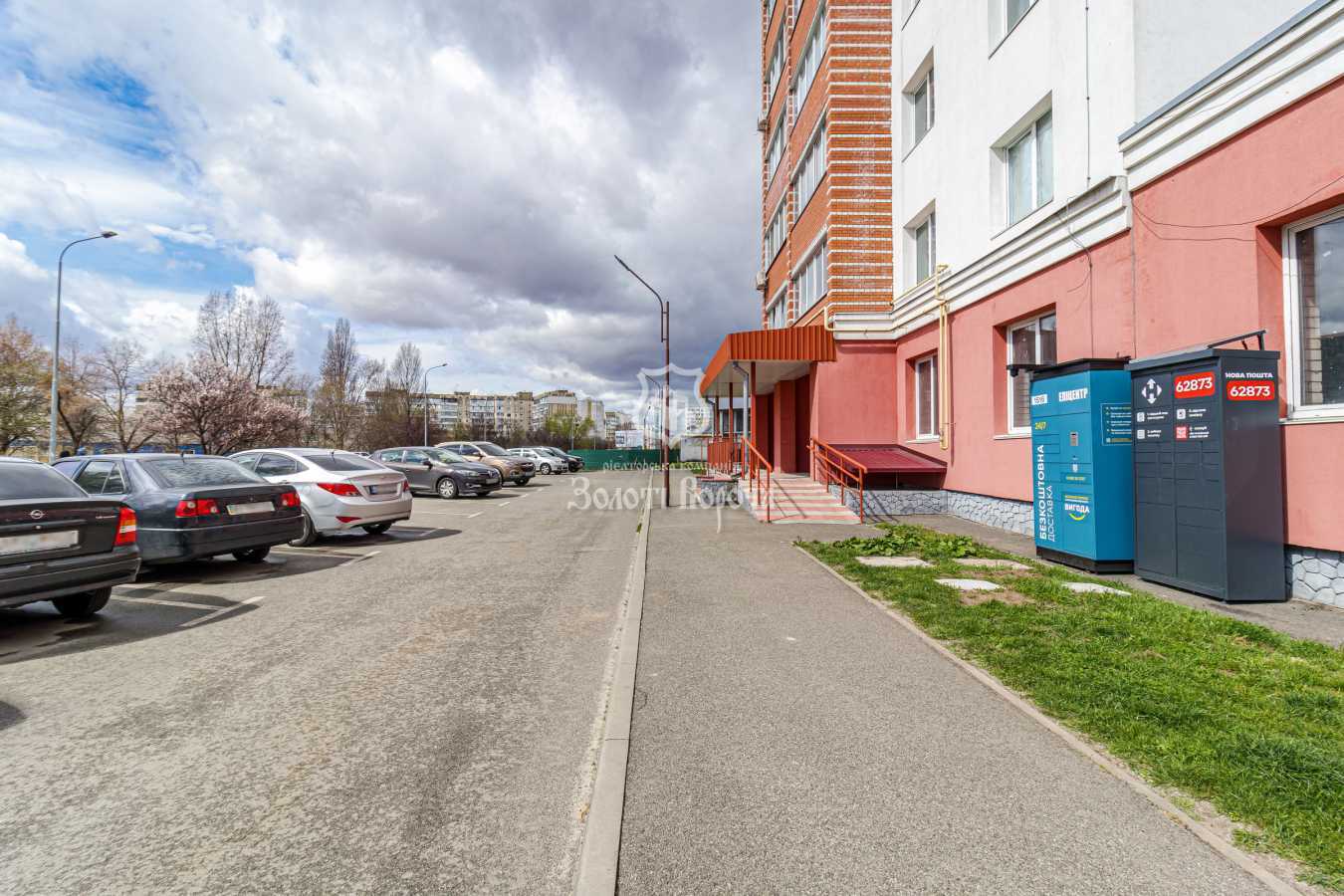 Продаж 3-кімнатної квартири 98 м², Боголюбова вул., 21