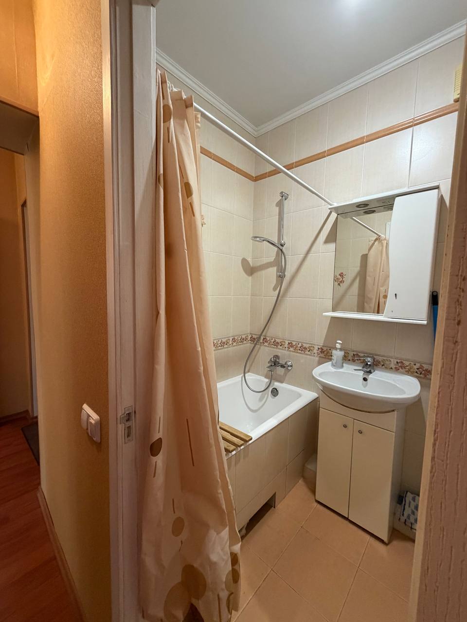 Продажа 3-комнатной квартиры 65.5 м², Адмиральский просп., 3