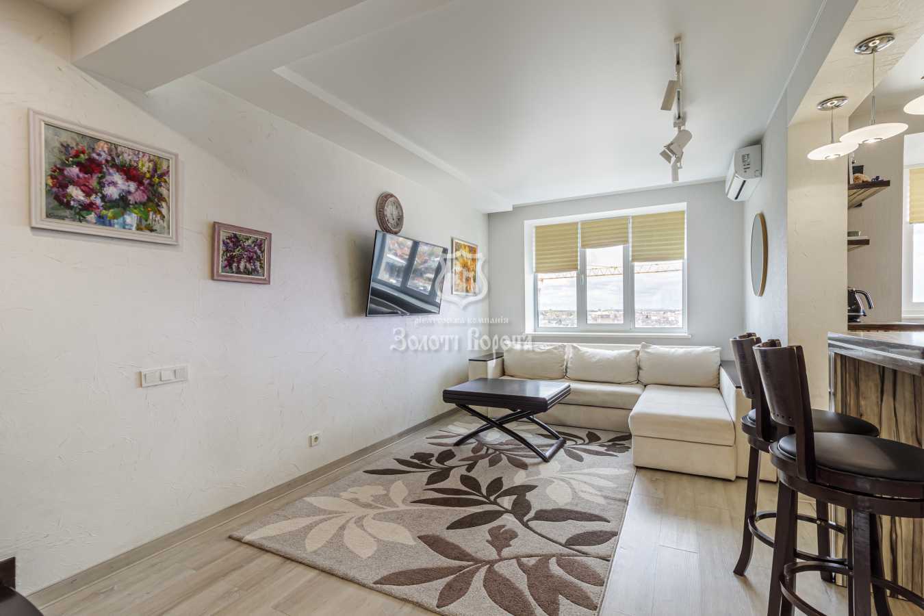 Продаж 4-кімнатної квартири 106.2 м², Південна, 7