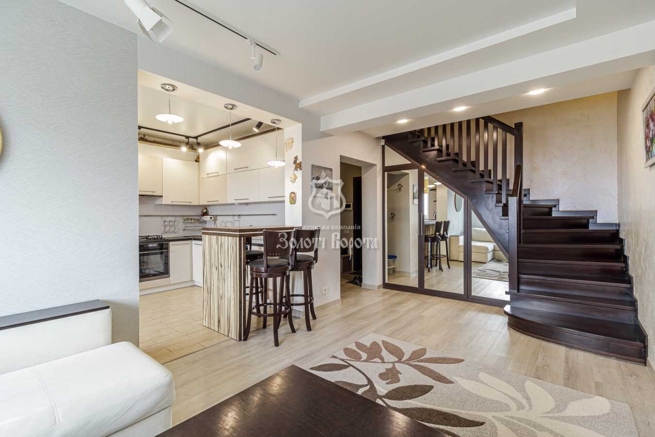 Продаж 4-кімнатної квартири 106.2 м², Південна, 7