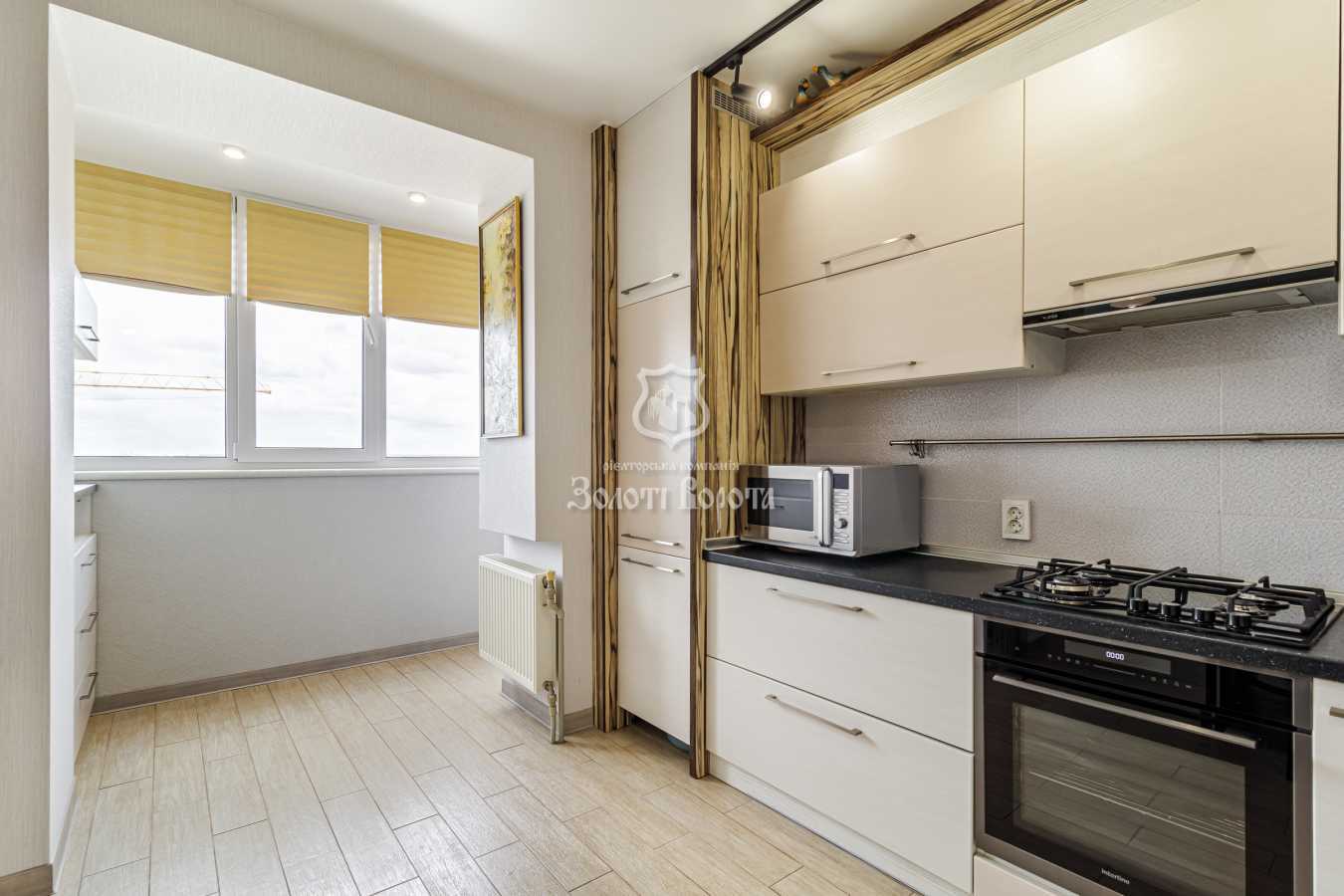 Продаж 4-кімнатної квартири 106.2 м², Південна, 7