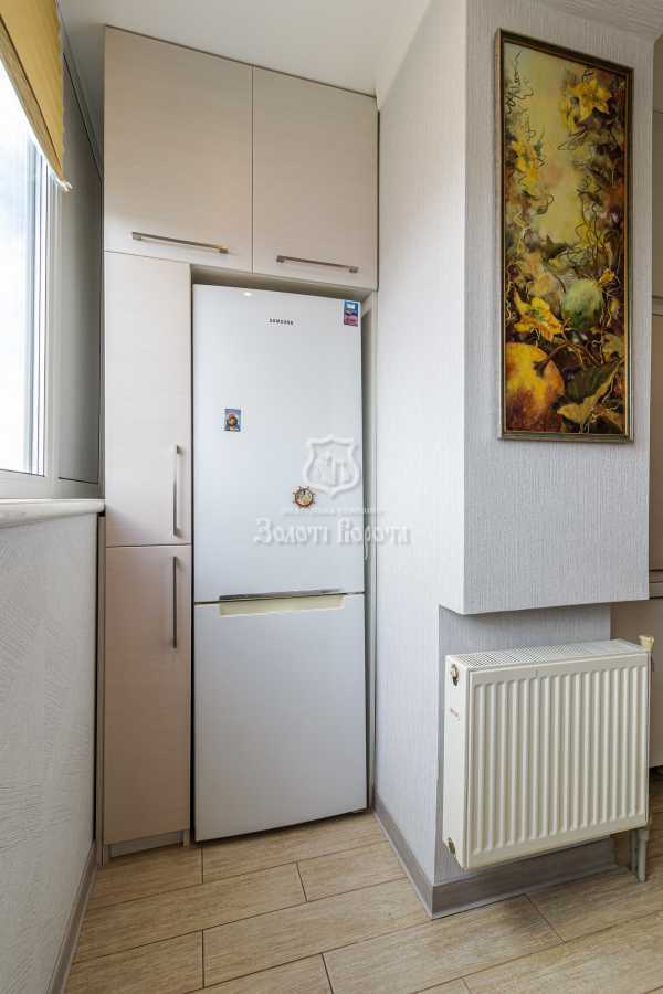 Продаж 4-кімнатної квартири 106.2 м², Південна, 7