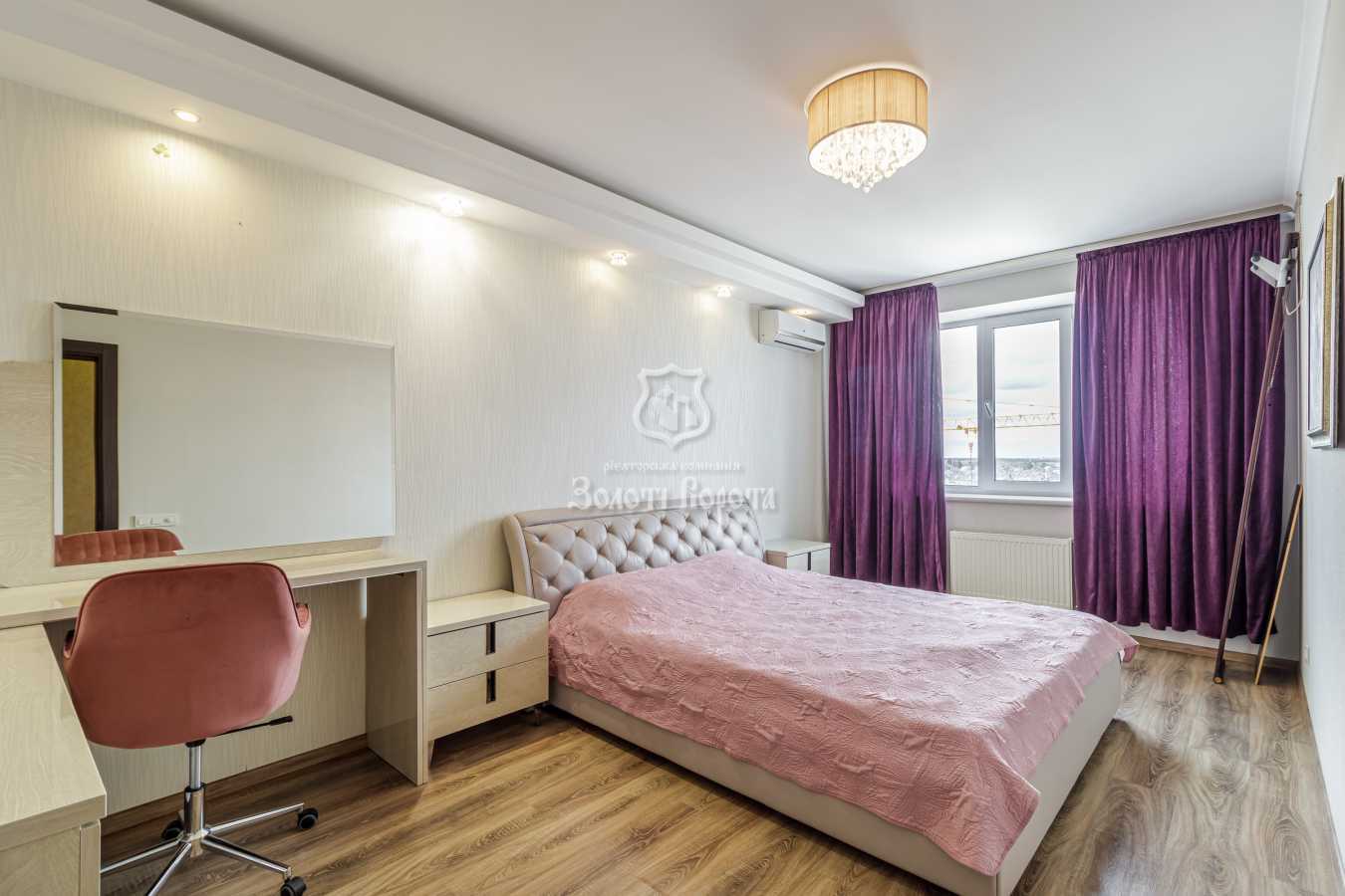 Продаж 4-кімнатної квартири 106.2 м², Південна, 7