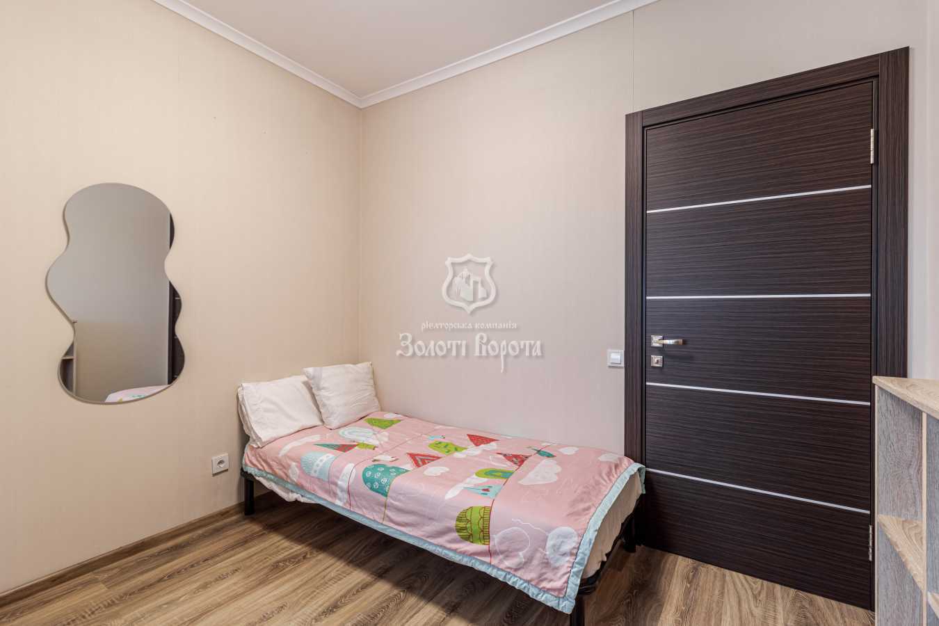 Продаж 4-кімнатної квартири 106.2 м², Південна, 7