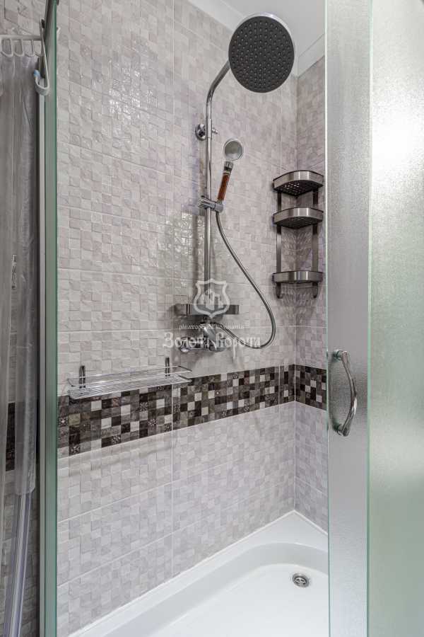 Продаж 4-кімнатної квартири 106.2 м², Південна, 7