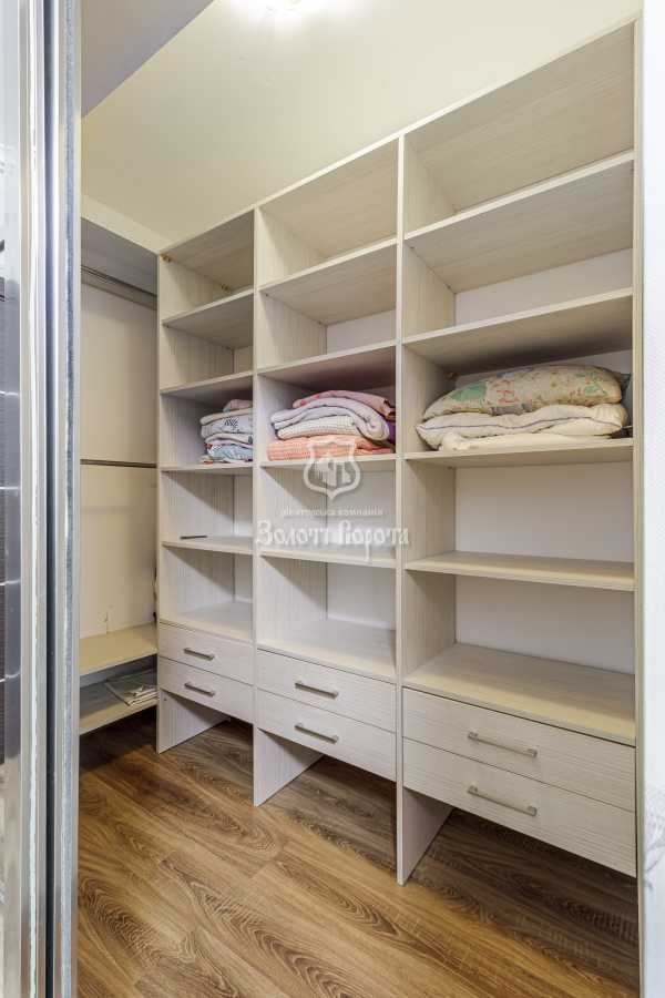 Продаж 4-кімнатної квартири 106.2 м², Південна, 7