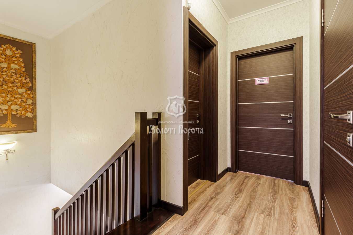 Продаж 4-кімнатної квартири 106.2 м², Південна, 7