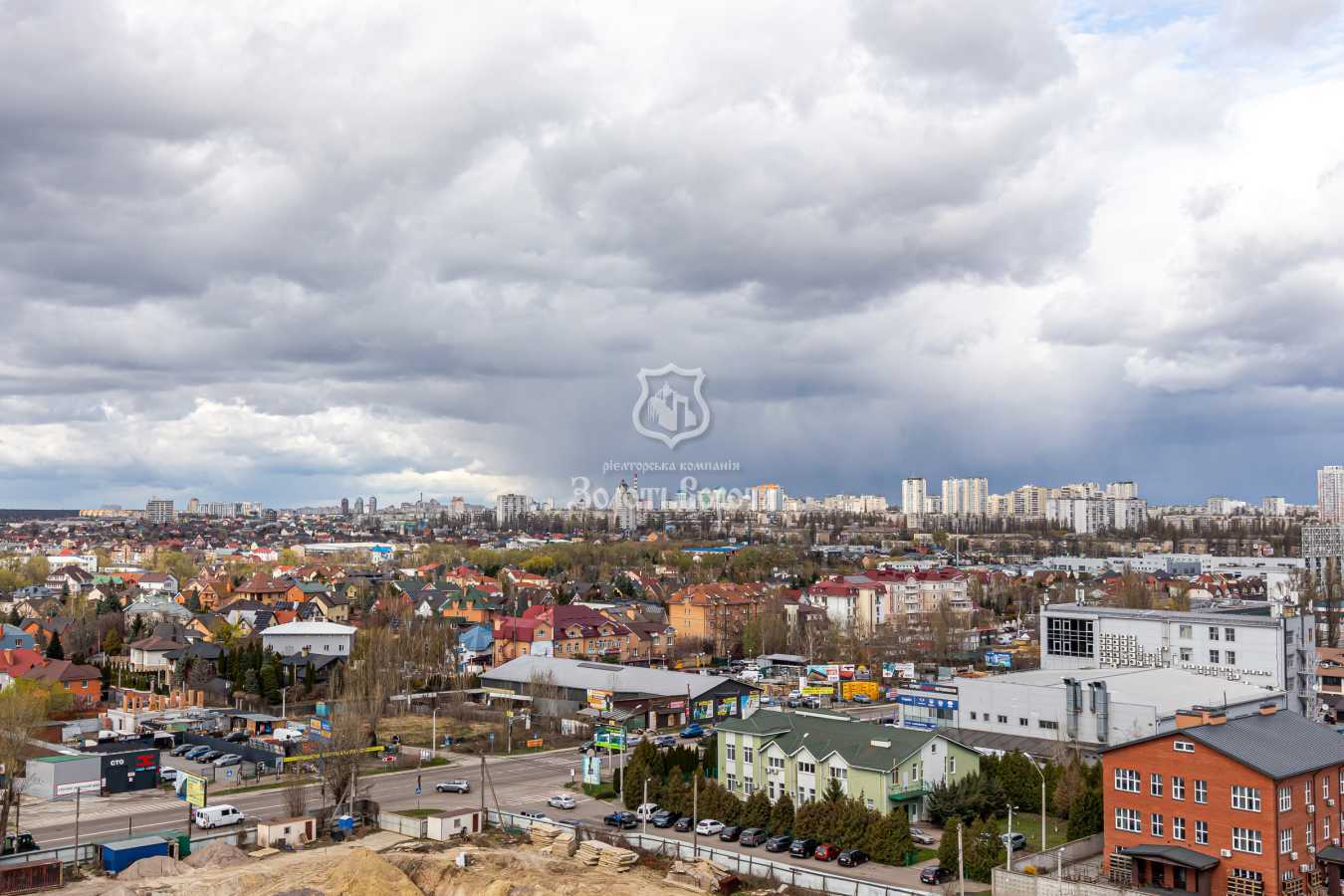 Продаж 4-кімнатної квартири 106.2 м², Південна, 7