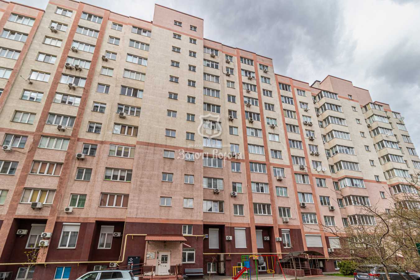 Продаж 4-кімнатної квартири 106.2 м², Південна, 7