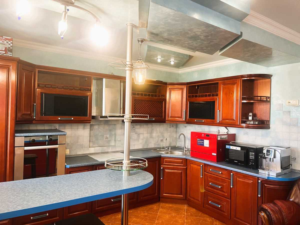 Аренда 3-комнатной квартиры 130 м², Борщаговская ул., 143Б