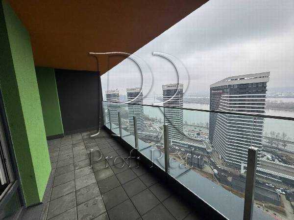 Продажа 3-комнатной квартиры 91 м², Причальная ул., 8