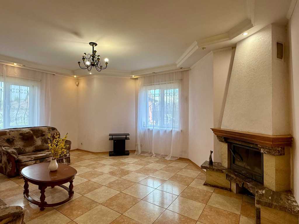 Оренда 4-кімнатної квартири 187 м², Леси Украинки