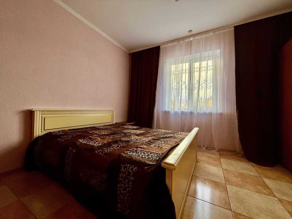 Оренда 4-кімнатної квартири 187 м², Леси Украинки