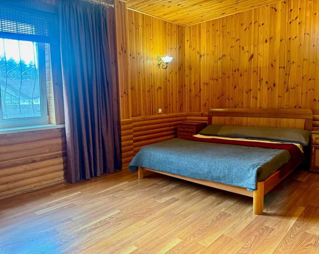 Оренда 4-кімнатної квартири 187 м², Леси Украинки