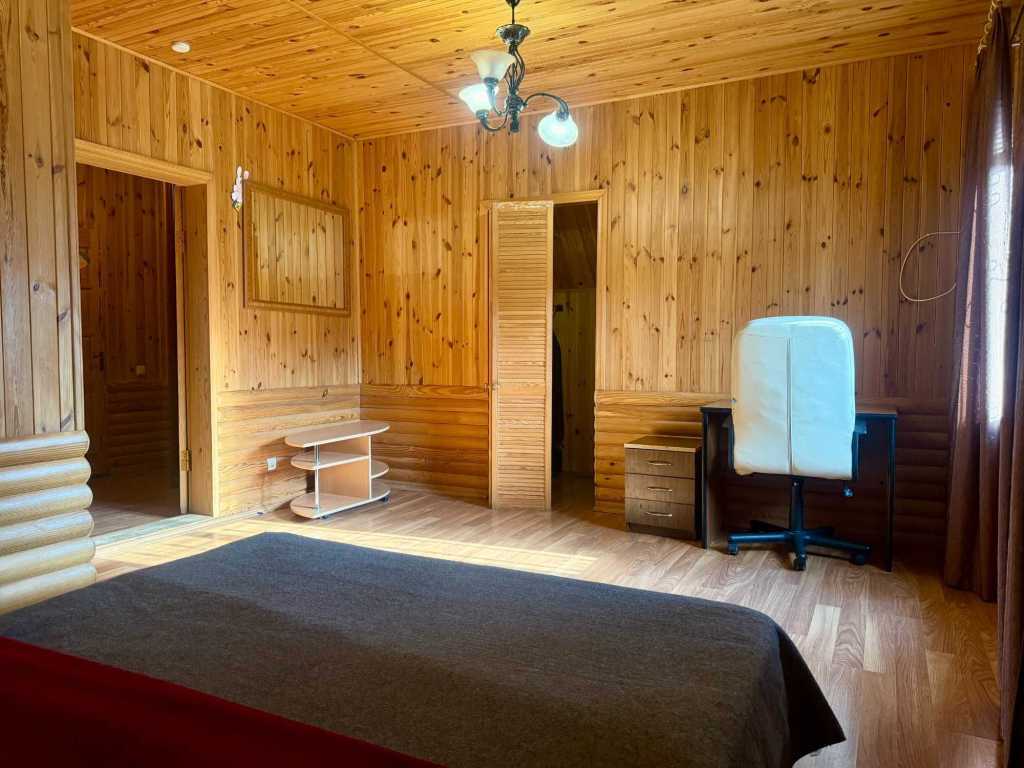 Оренда 4-кімнатної квартири 187 м², Леси Украинки