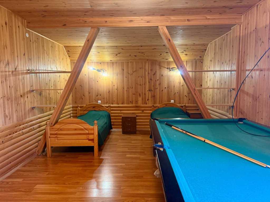 Оренда 4-кімнатної квартири 187 м², Леси Украинки