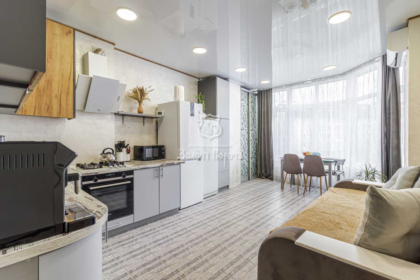 Продаж 2-кімнатної квартири 68 м², Львівська вул., 1