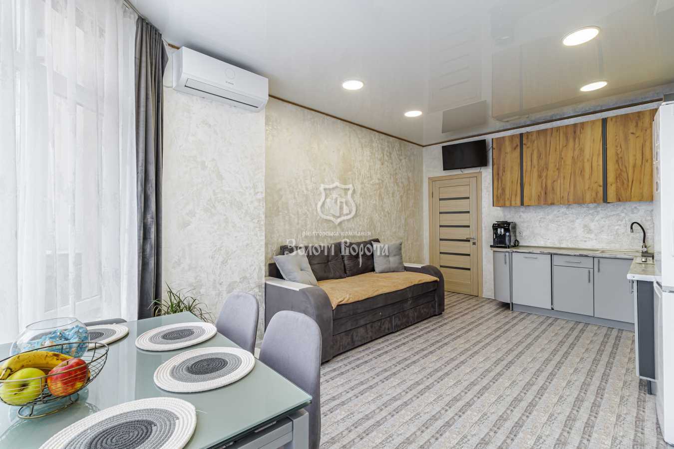 Продаж 2-кімнатної квартири 68 м², Львівська вул., 1