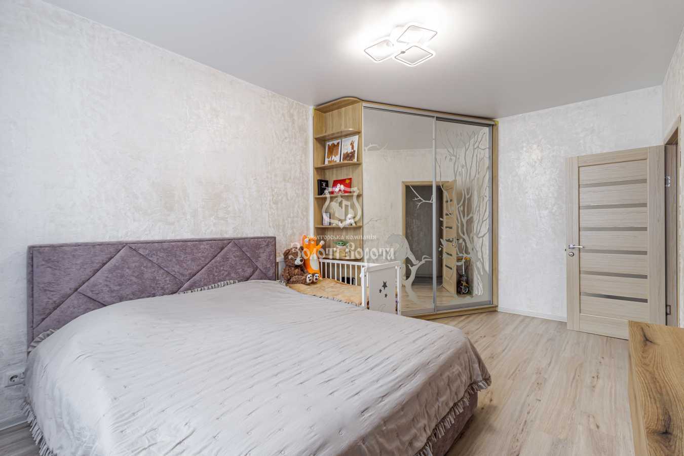 Продаж 2-кімнатної квартири 68 м², Львівська вул., 1