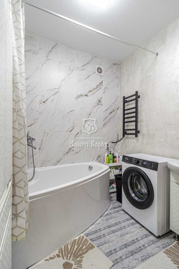 Продаж 2-кімнатної квартири 68 м², Львівська вул., 1