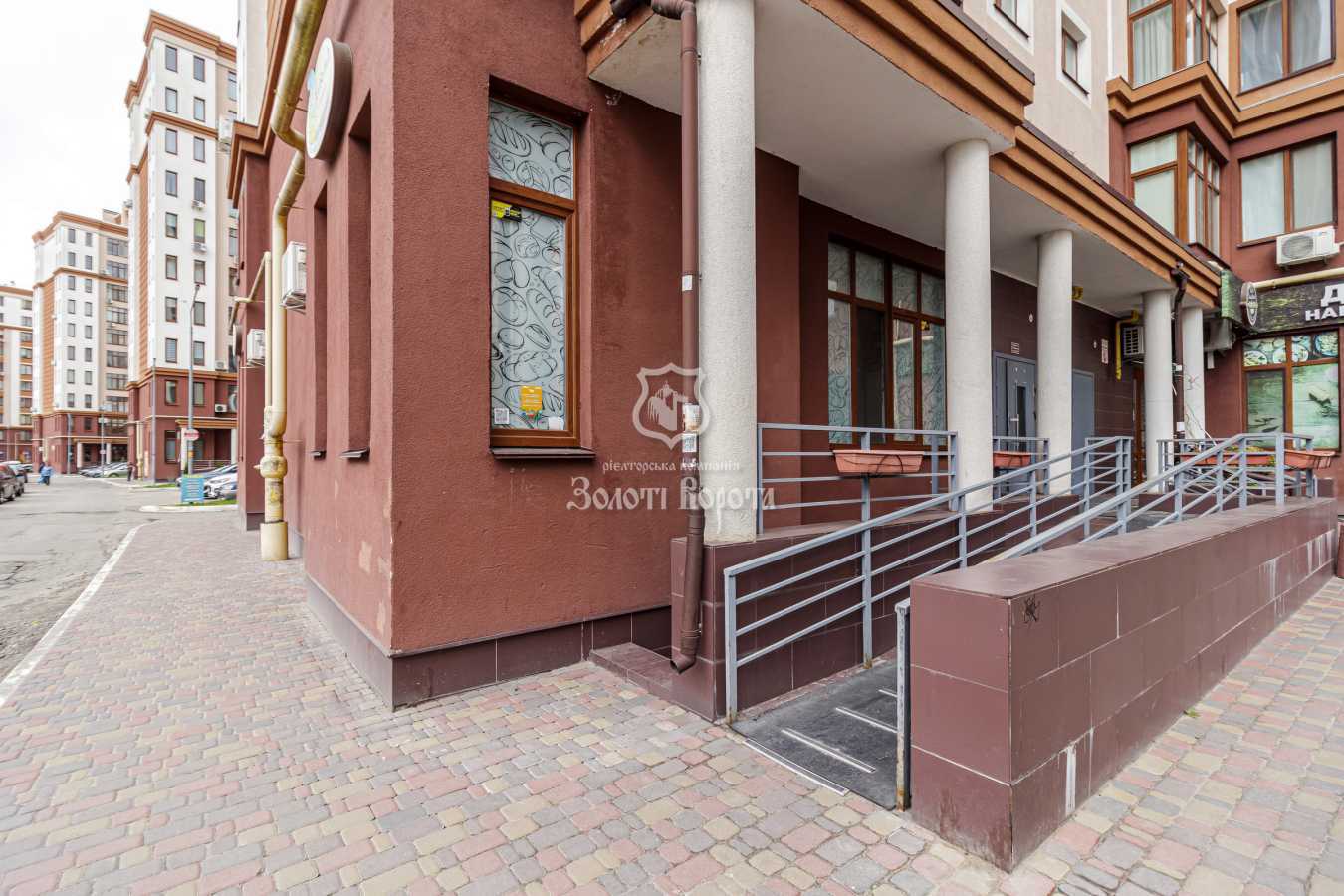Продаж 2-кімнатної квартири 68 м², Львівська вул., 1