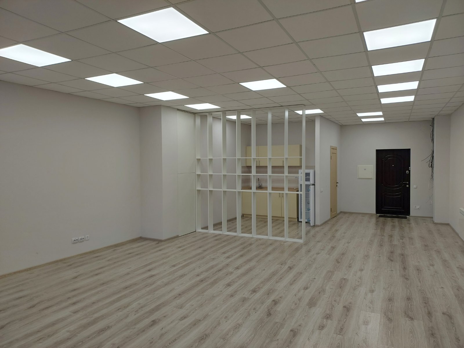 Оренда офісу 93 м², Костянтинівська вул., 75