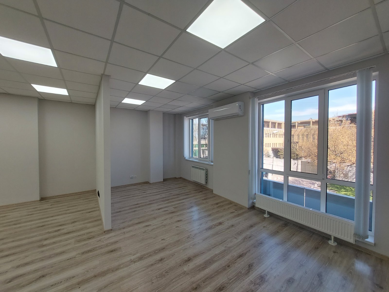 Оренда офісу 93 м², Костянтинівська вул., 75