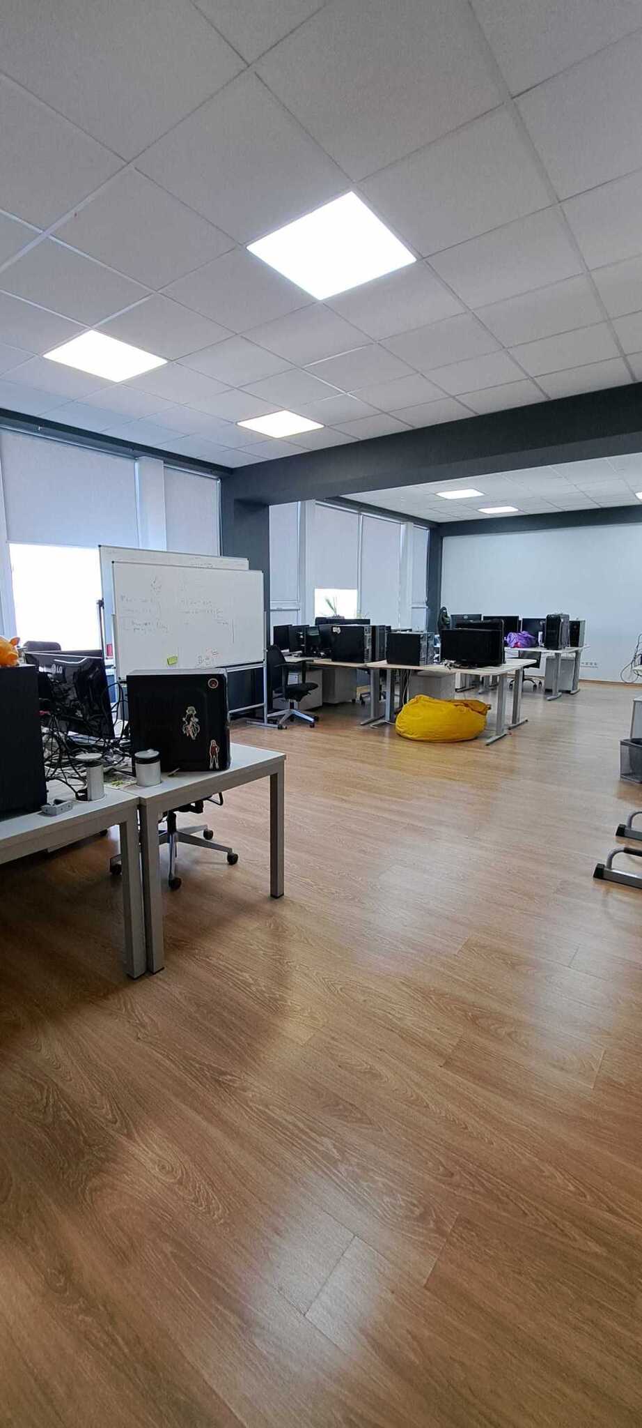 Оренда офісу 350 м², Євгена Сверстюка вул., 11