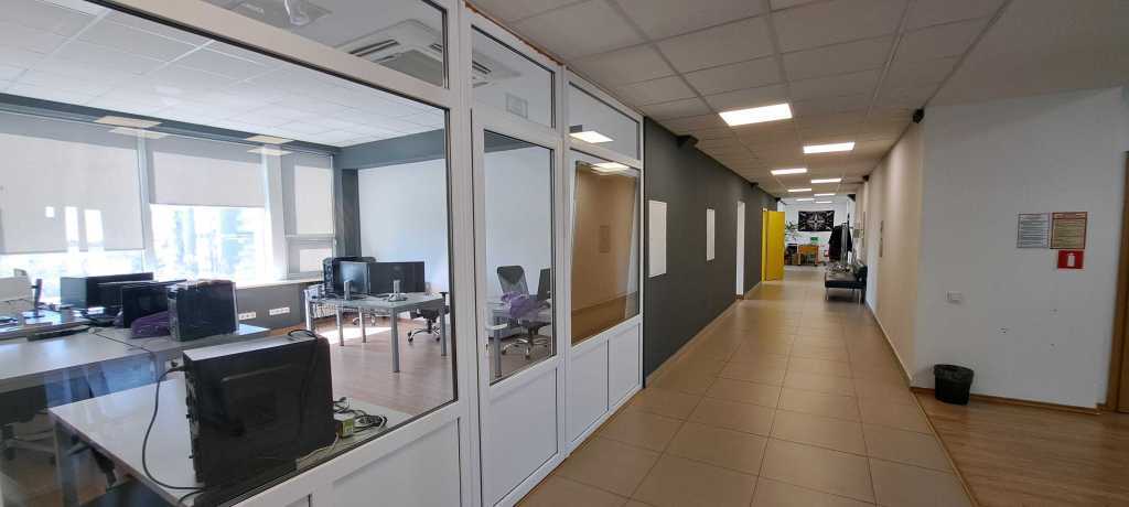 Оренда офісу 350 м², Євгена Сверстюка вул., 11