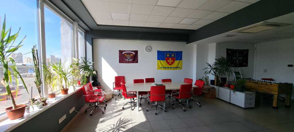 Оренда офісу 350 м², Євгена Сверстюка вул., 11