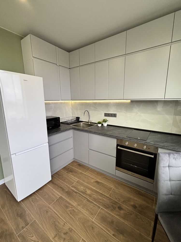 Продаж 1-кімнатної квартири 27 м², Героїв Небесної Сотні просп.