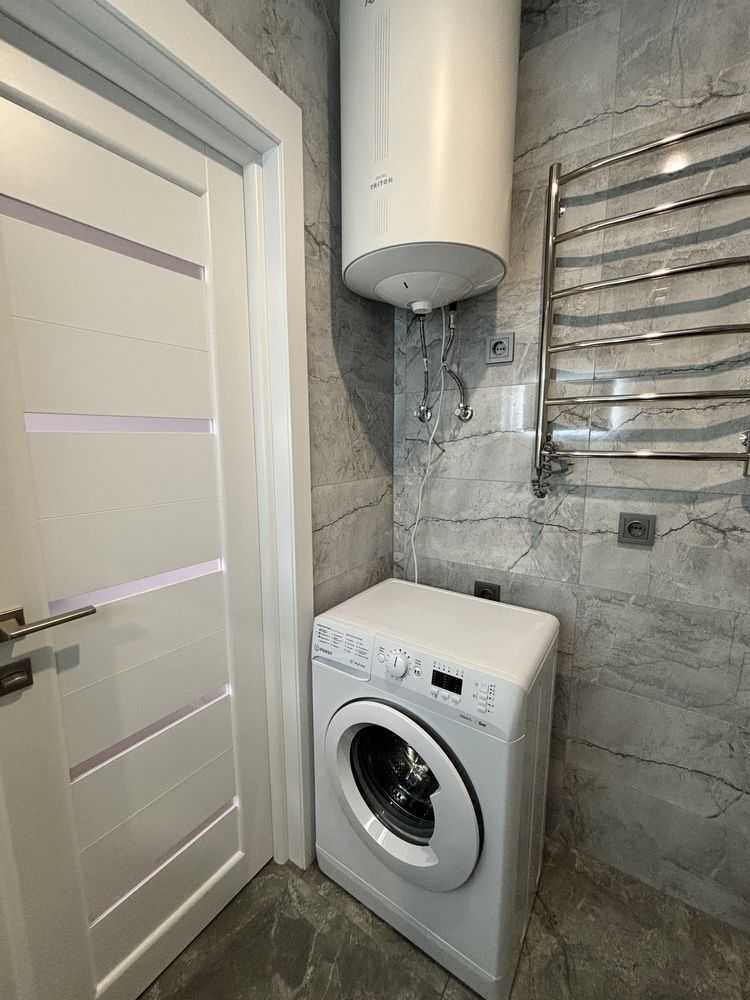 Продаж 1-кімнатної квартири 27 м², Героїв Небесної Сотні просп.