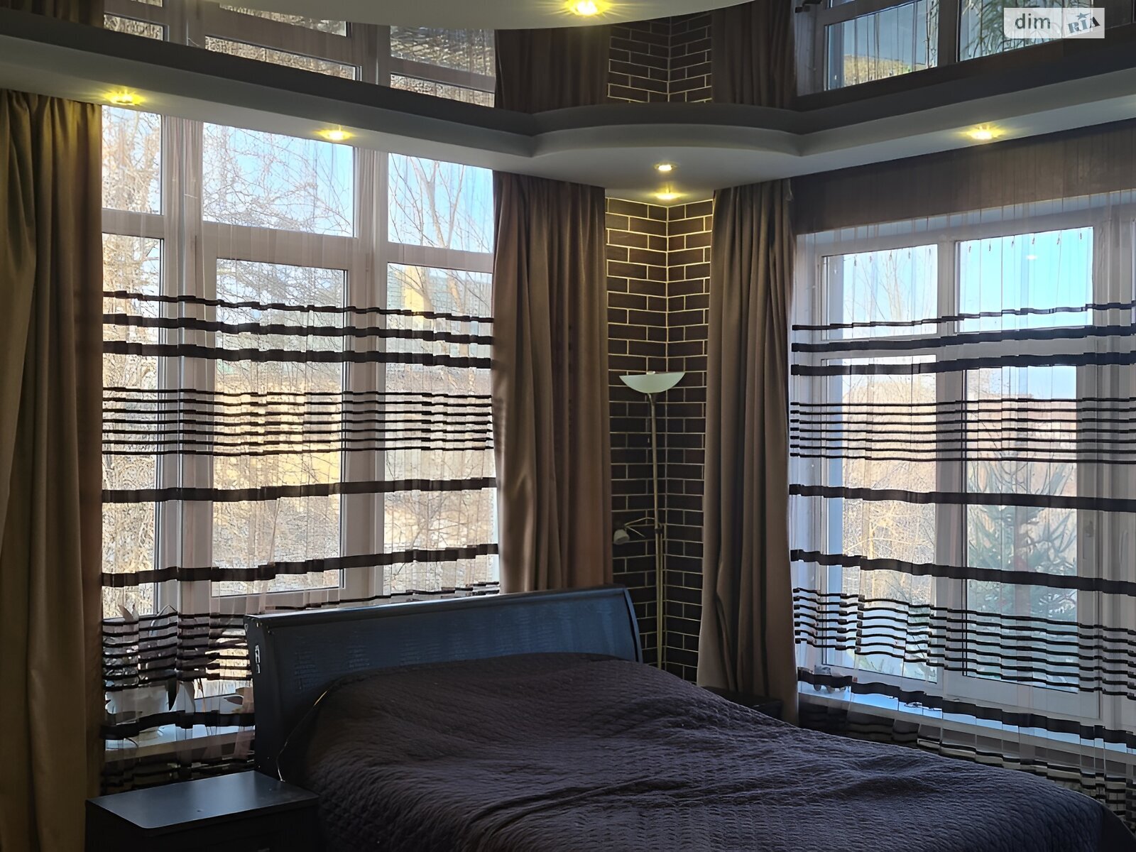 Продажа дома 298.2 м², Максима Рыльского ул.