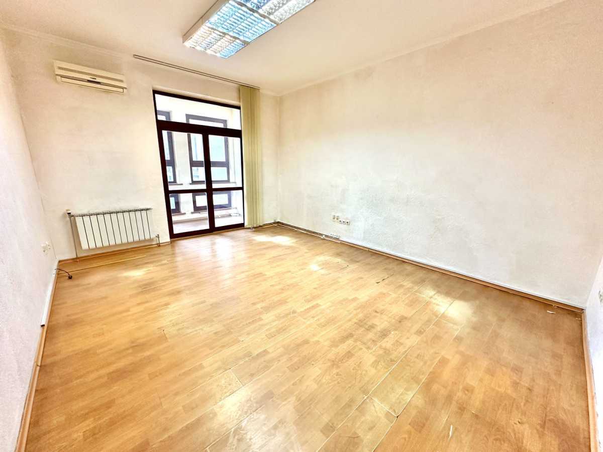 Продаж 2-кімнатної квартири 83 м², Шота Руставелі вул., 44
