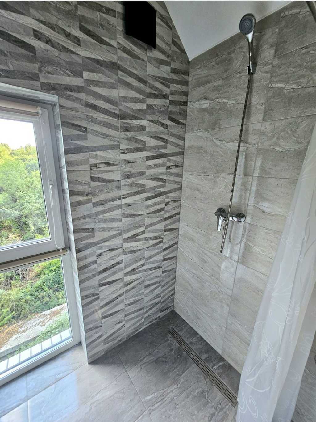 Оренда 2-кімнатної квартири 44 м², Тунельна вул.