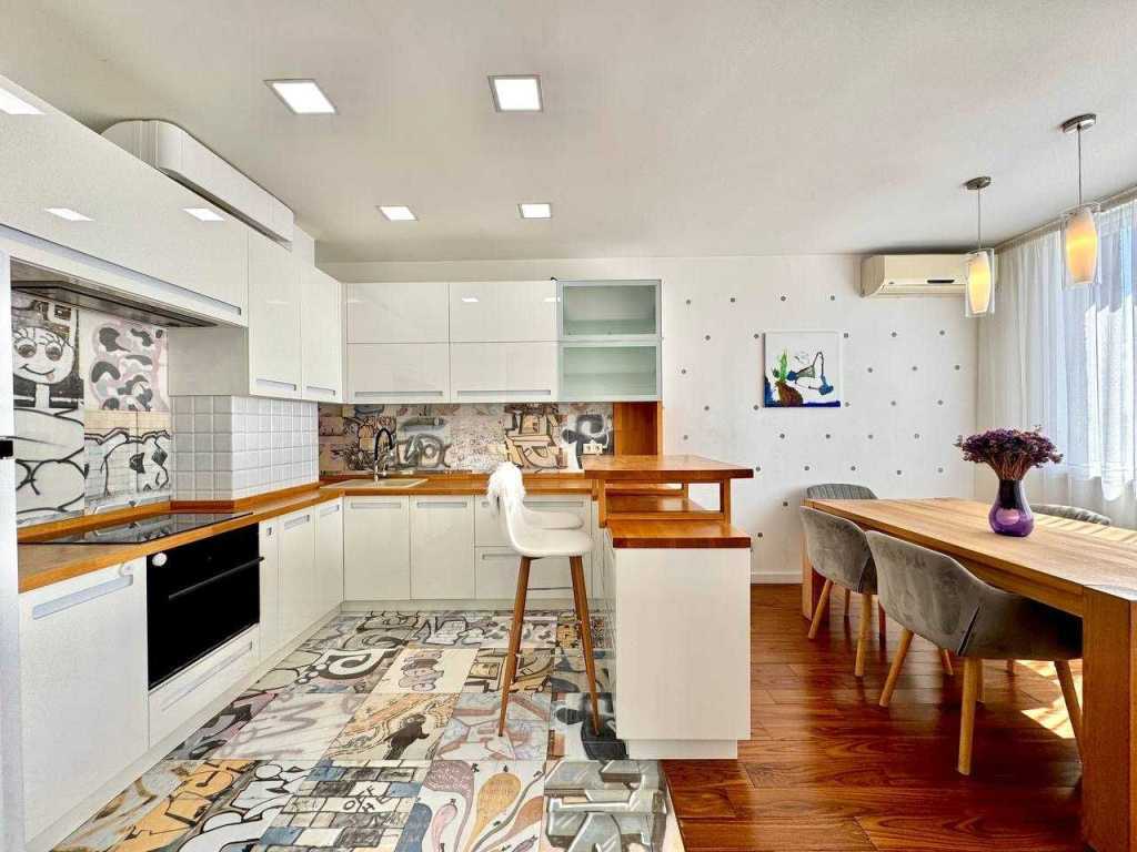 Аренда 3-комнатной квартиры 124 м², Урловская ул., 40