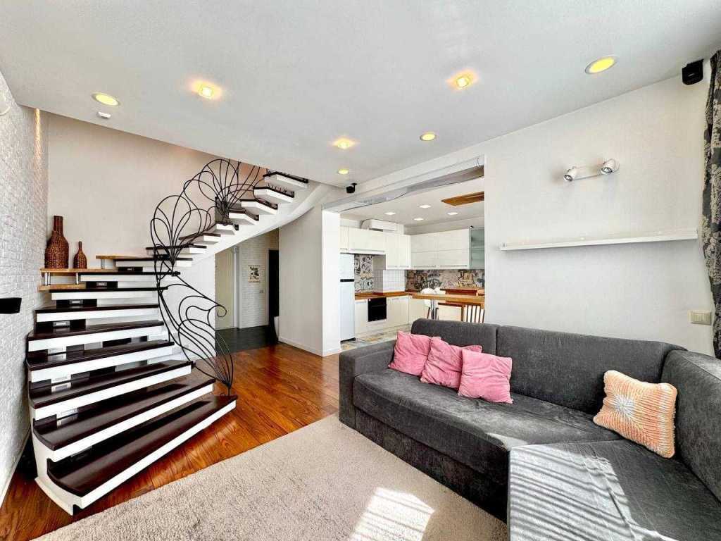 Аренда 3-комнатной квартиры 124 м², Урловская ул., 40