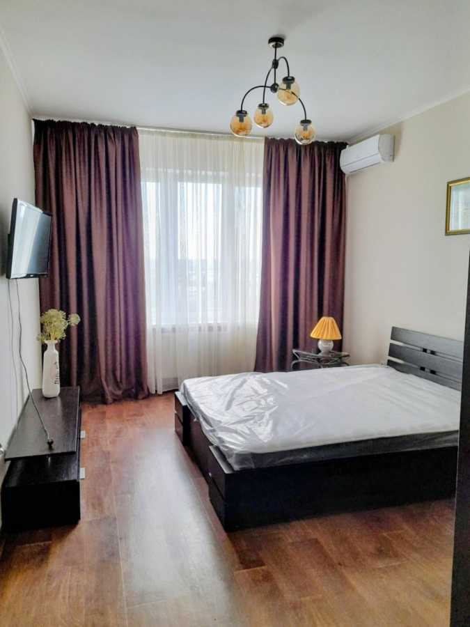 Оренда 1-кімнатної квартири 51 м², Ревуцького вул., 54