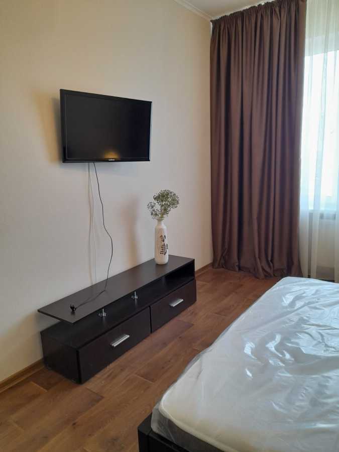 Оренда 1-кімнатної квартири 51 м², Ревуцького вул., 54