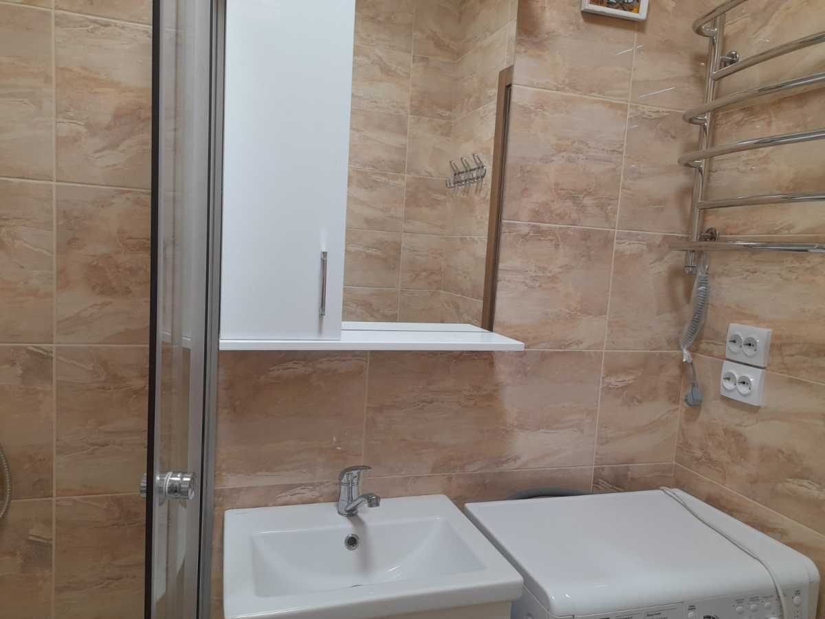 Оренда 1-кімнатної квартири 51 м², Ревуцького вул., 54