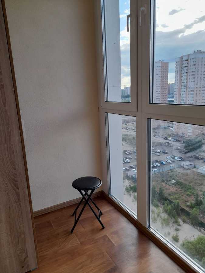 Оренда 1-кімнатної квартири 51 м², Ревуцького вул., 54