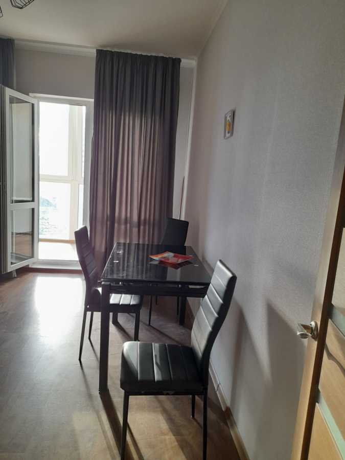 Оренда 1-кімнатної квартири 51 м², Ревуцького вул., 54