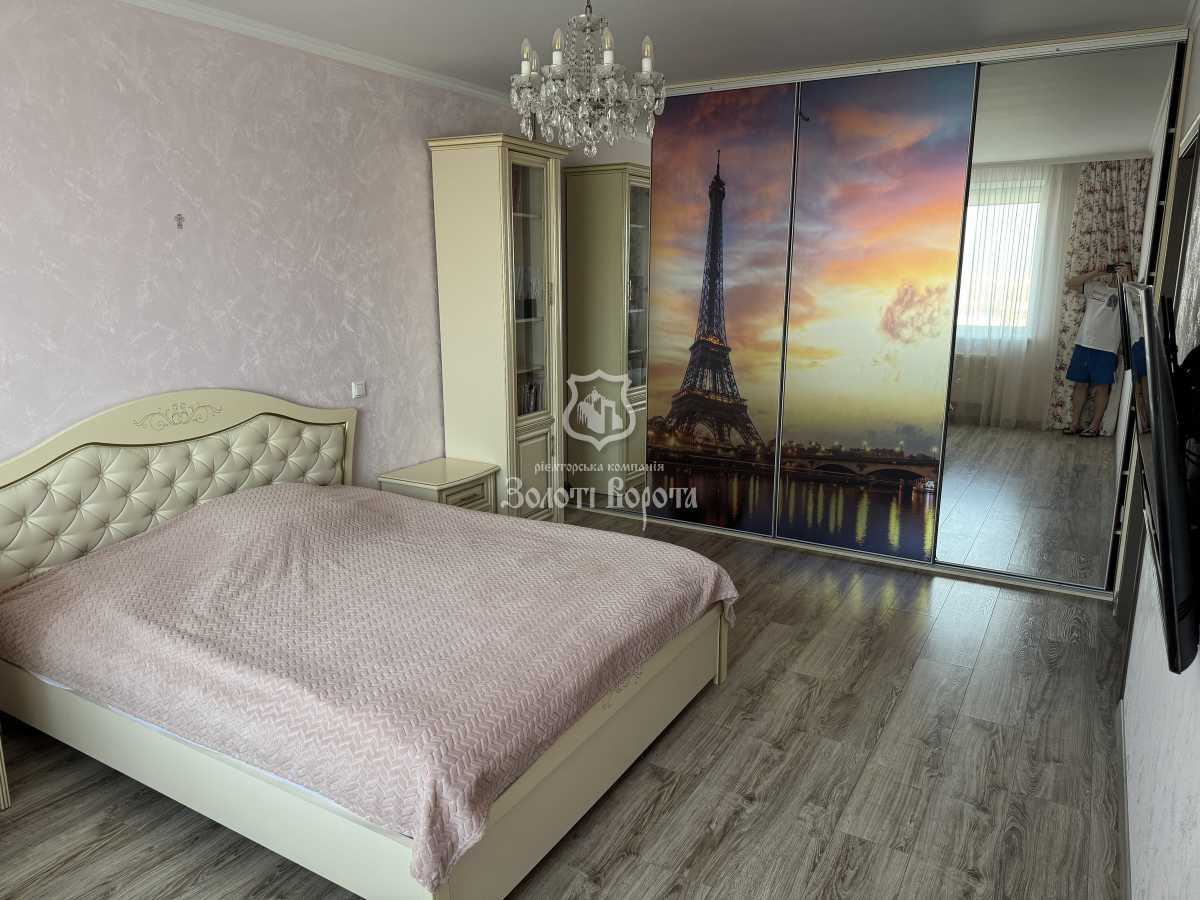 Продаж 3-кімнатної квартири 96.1 м², Білогородська вул., 51/5