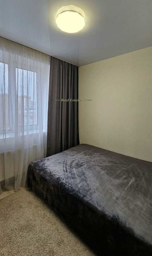 Продаж 1-кімнатної квартири 40 м², Боголюбова вул., 13