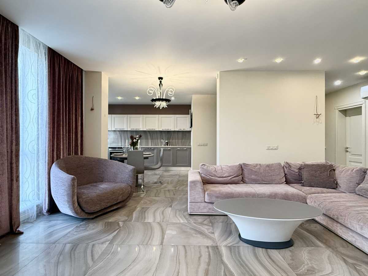 Продажа 3-комнатной квартиры 167.4 м², Голосеевский просп., 30Б