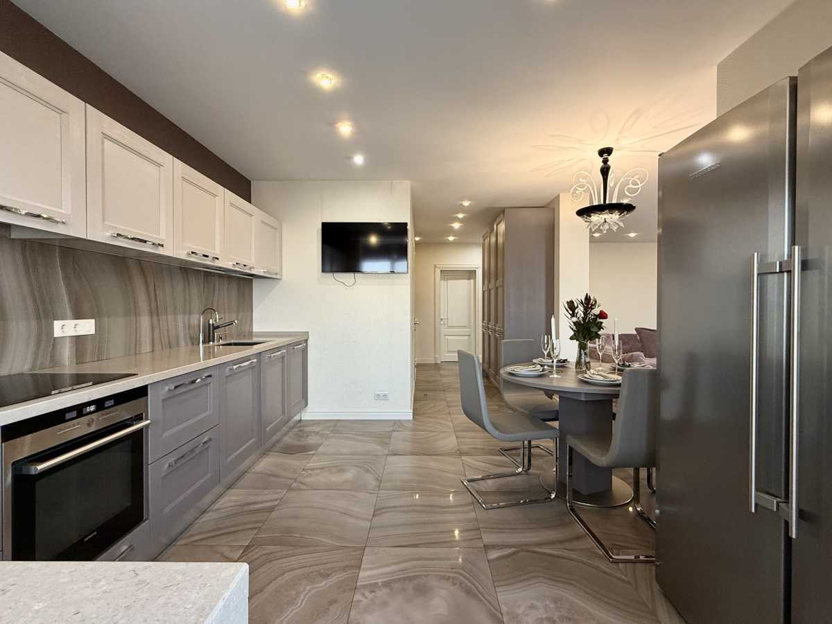 Продажа 3-комнатной квартиры 167.4 м², Голосеевский просп., 30Б