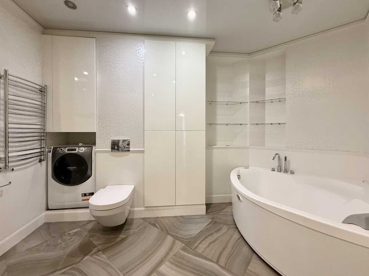 Продажа 3-комнатной квартиры 167.4 м², Голосеевский просп., 30Б
