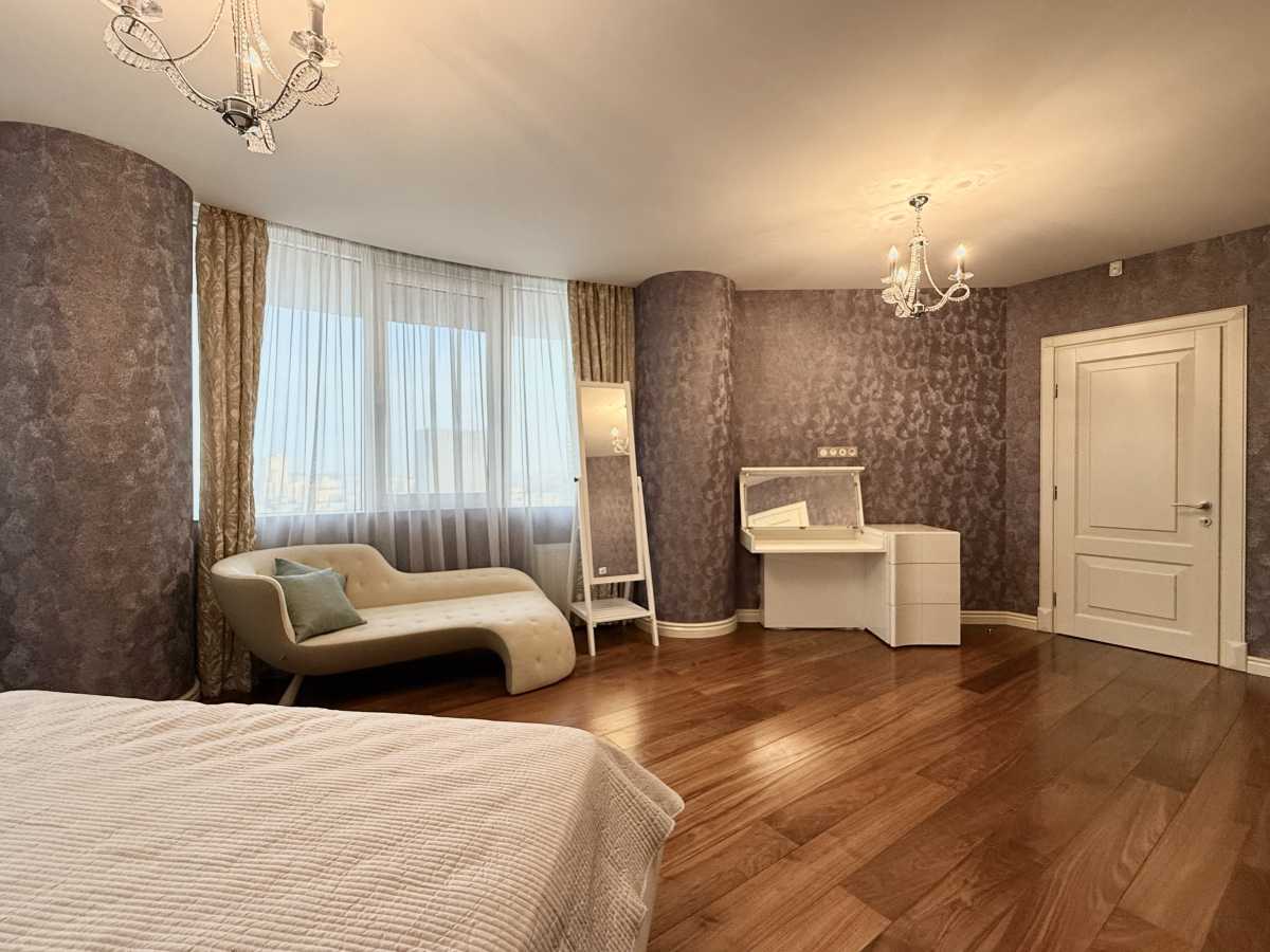 Продажа 3-комнатной квартиры 167.4 м², Голосеевский просп., 30Б